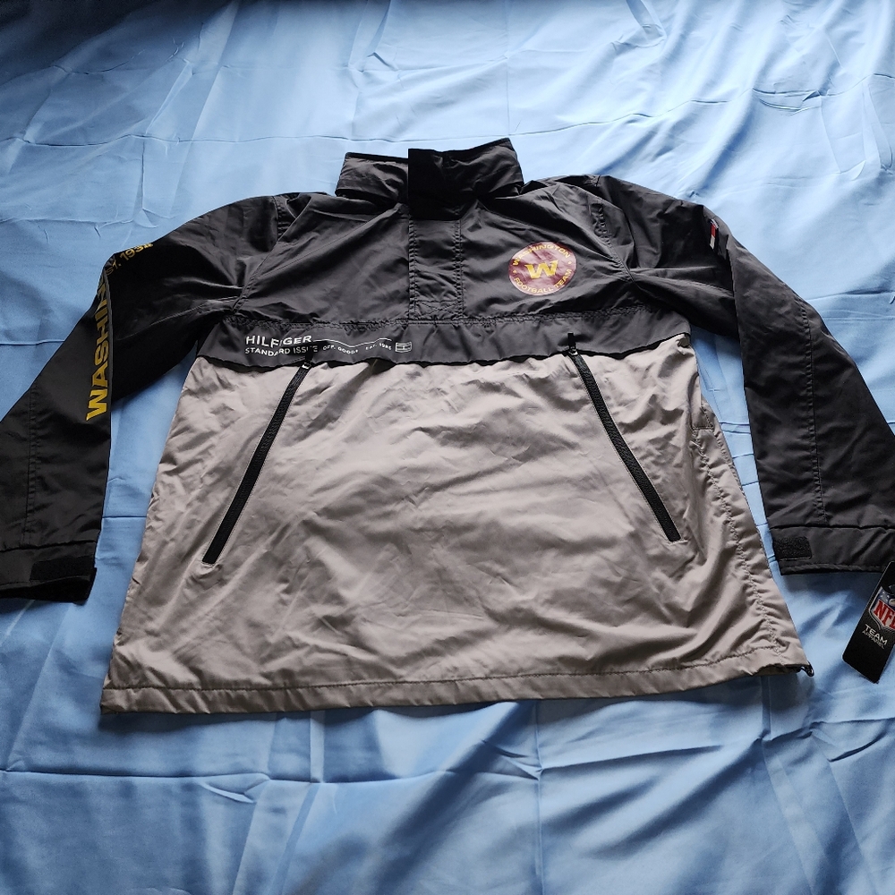 WASHINTONG FOOTBALL TEAM TOMMY HILFIGER BLACK/GREY ANORAK HOODIE JACKET QUARTER